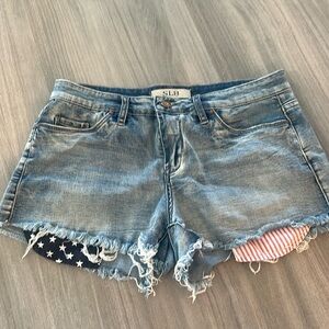 Denim shorts 🇺🇸